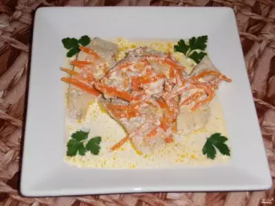 Рыба, тушеная с морковью и луком