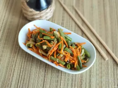 Корейский салат с зеленой фасолью