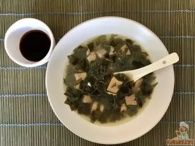 Корейский суп с вакаме «Миёккук»