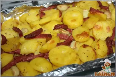 Сливочный картофель с копченой колбасой