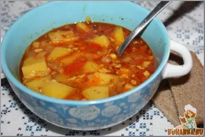 Картофельно-кукурузный суп с беконом в сотейнике