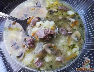 Суп с куриными потрошками и клецками