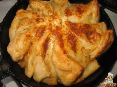 Пирог (из дрожжевого теста) с сыром и корицей