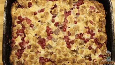 Хлебно-ягодный пудинг: рецепт-спасение для залежавшегося у вас хлеба