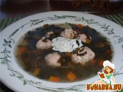 Шпинатный суп с фрикадельками и фасолью