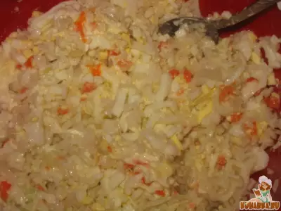 Рисовый салат с кальмаром