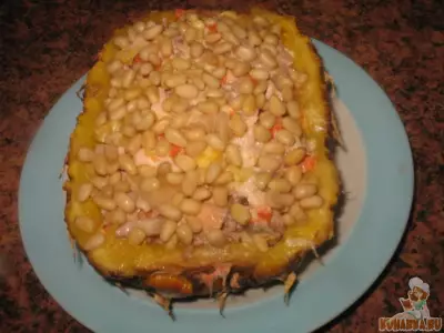 Салат мясной с морковью и ананасом, с кедровыми орешками