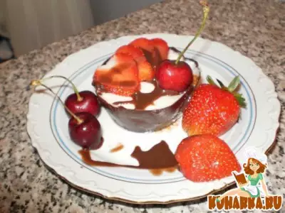 Творожно-зефирный десерт с ягодами