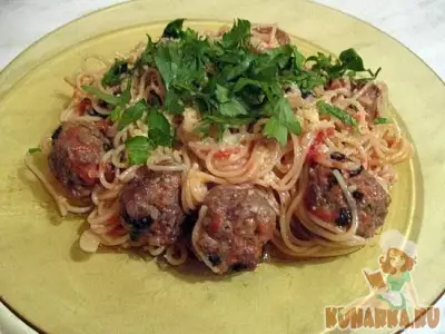 Макароны с фрикадельками в томатном соусе pasta con polpette al sugo