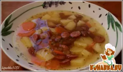 Фасолевый суп с копчеными колбасками