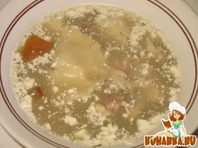 Суп на грибном бульоне с ушками, начиненными маслом
