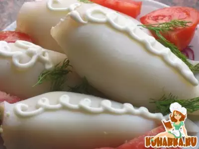 Кальмар фаршированный яичным салатом с креветками