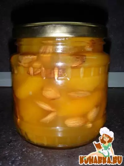 Абрикосовое варенье с зернышками (от косточек абрикоса)