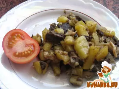 Картошка жареная с грибами и отварным мясом