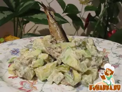 Шпротный салат с авокадо