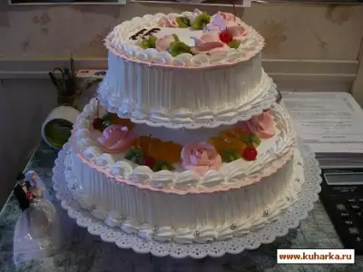 Свадебный торт на этажерке