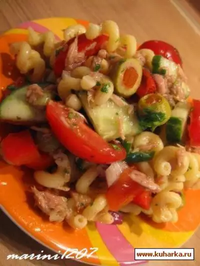 Салат с пастой и тунцом (Nudel-Thunfisch-Salat)