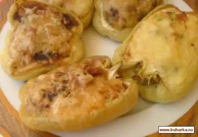 Перец, фаршированный картофельным пюре, с грибами и сыром