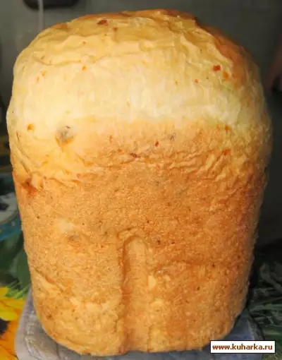 Хлеб с сыром и сырокопчeной колбасой