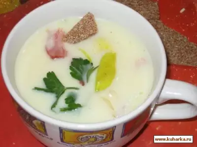 Картофельный суп-пюре с луком пореем и копченостями