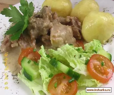 Schweinegeschnetzeltes mit Kartoffelkloesse/Жаркое из свинины и картофельные клёцки