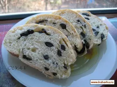 Хлеб-батон с оливками