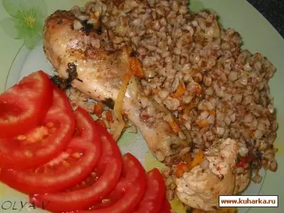 Курица с гречкой и овощами томленая в духовке