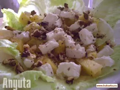 Салат с ананасом и сыром фета (Ensalada de pina y feta)
