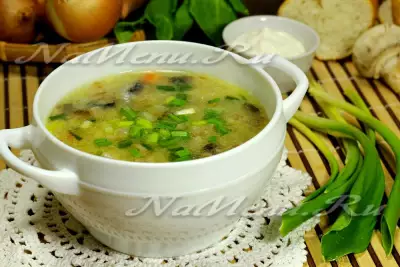 Картофельный суп с грибами и черемшой