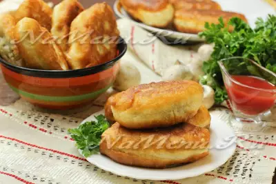 Постные жареные пирожки с картошкой и грибами