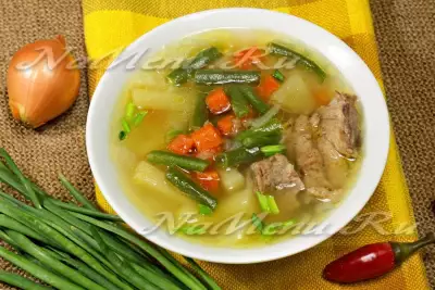 Непальский овощной суп с мясом и рисом