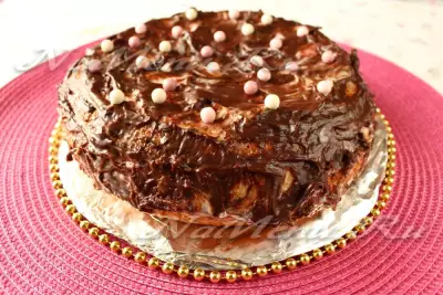 Шоколадный торт в мультиварке со сметанным кремом