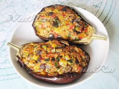 Фаршированные баклажаны в духовке с тунцом и овощами