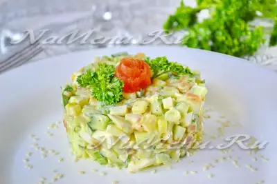 Салат с соленой семгой фото