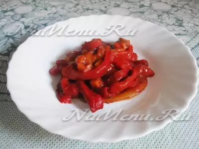 Красные перцы в томатном соусе
