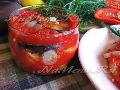 Баклажаны с перцем в томатном соусе
