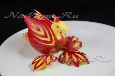 Жар птица из яблока карвинг