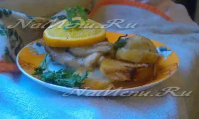 Куриные бедра с апельсинами на картофельной подушке в мультиварке