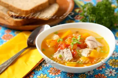 Рыбный суп с помидорами и тыквой