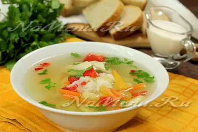 Суп на курином бульоне с рисом и овощами