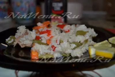 Мясное рагу с рисом и овощами в мультиварке