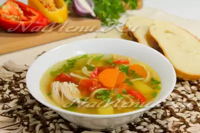 Зама – молдавский суп с курицей и домашней лапшой