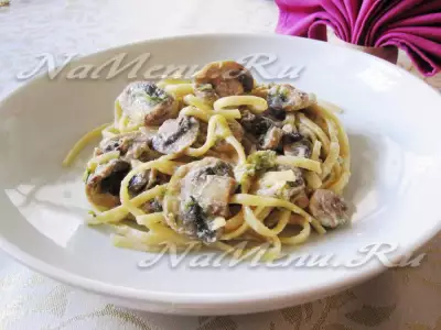 Спагетти с шампиньонами и цукини