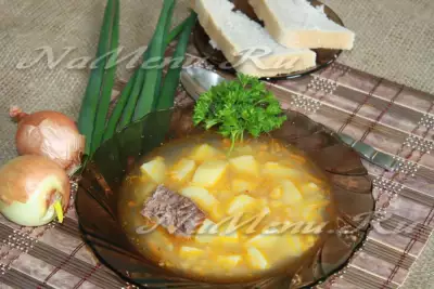 Гороховый суп из говяжьих рёбрышек