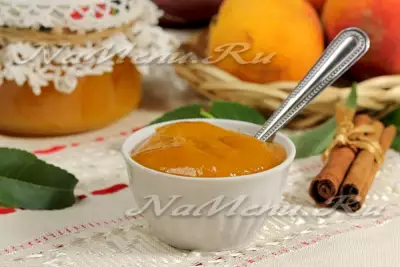 Персиковый джем с корицей