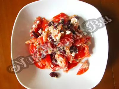 Горячий экспресс-салат с тунцом