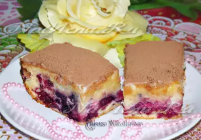 Бисквитное пирожное с ягодами "Ягодная любовь"