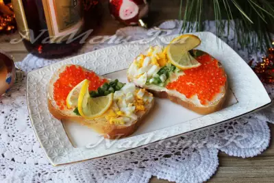 Бутерброды с красной икрой, яйцом и лимоном