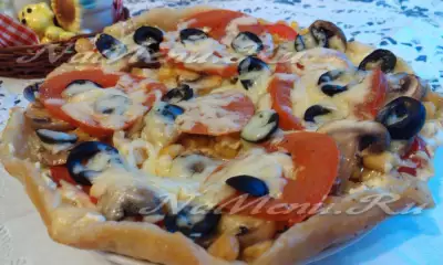 Пицца в мультиварке с двумя видами начинок