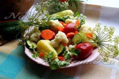 Квашеное ассорти из овощей
